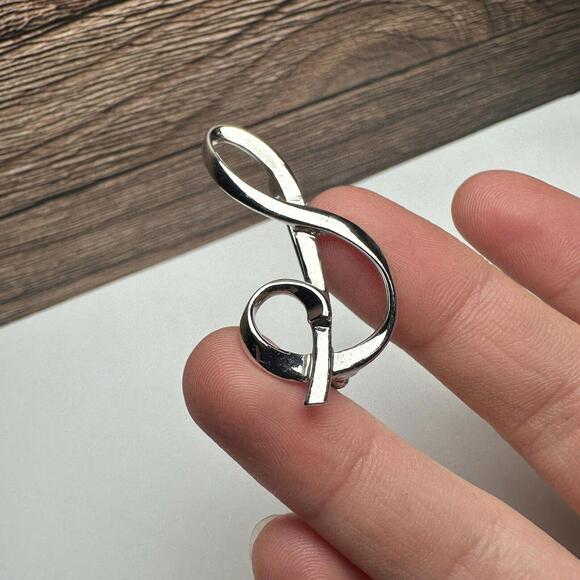 Cursive Letter / Initial S Silver Tone Sarah Coventry Brooch Pin Signed - Picture 8 of 9